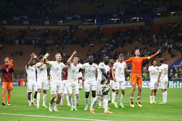 以及效力于 以及效力于