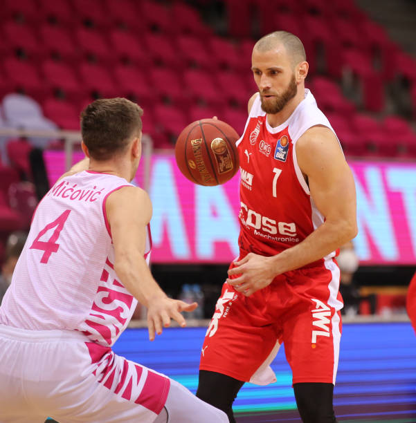 通过坚持不 通过坚持不